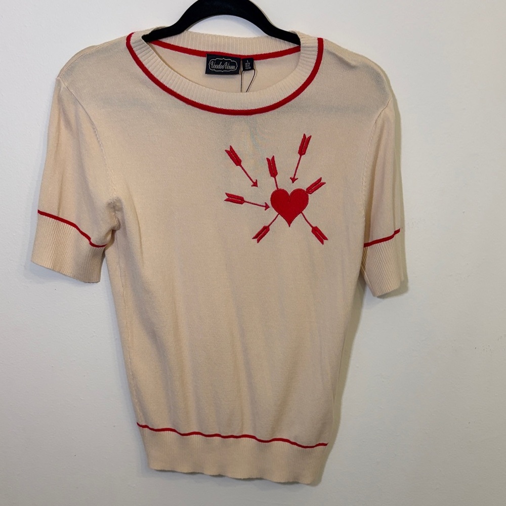 Voodoo Vixen Cream Short-Sleeve Sweater with Red Heart and Arrow Motif
